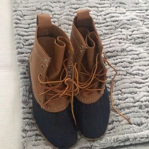 Barely worn women’s size 8 bean boots